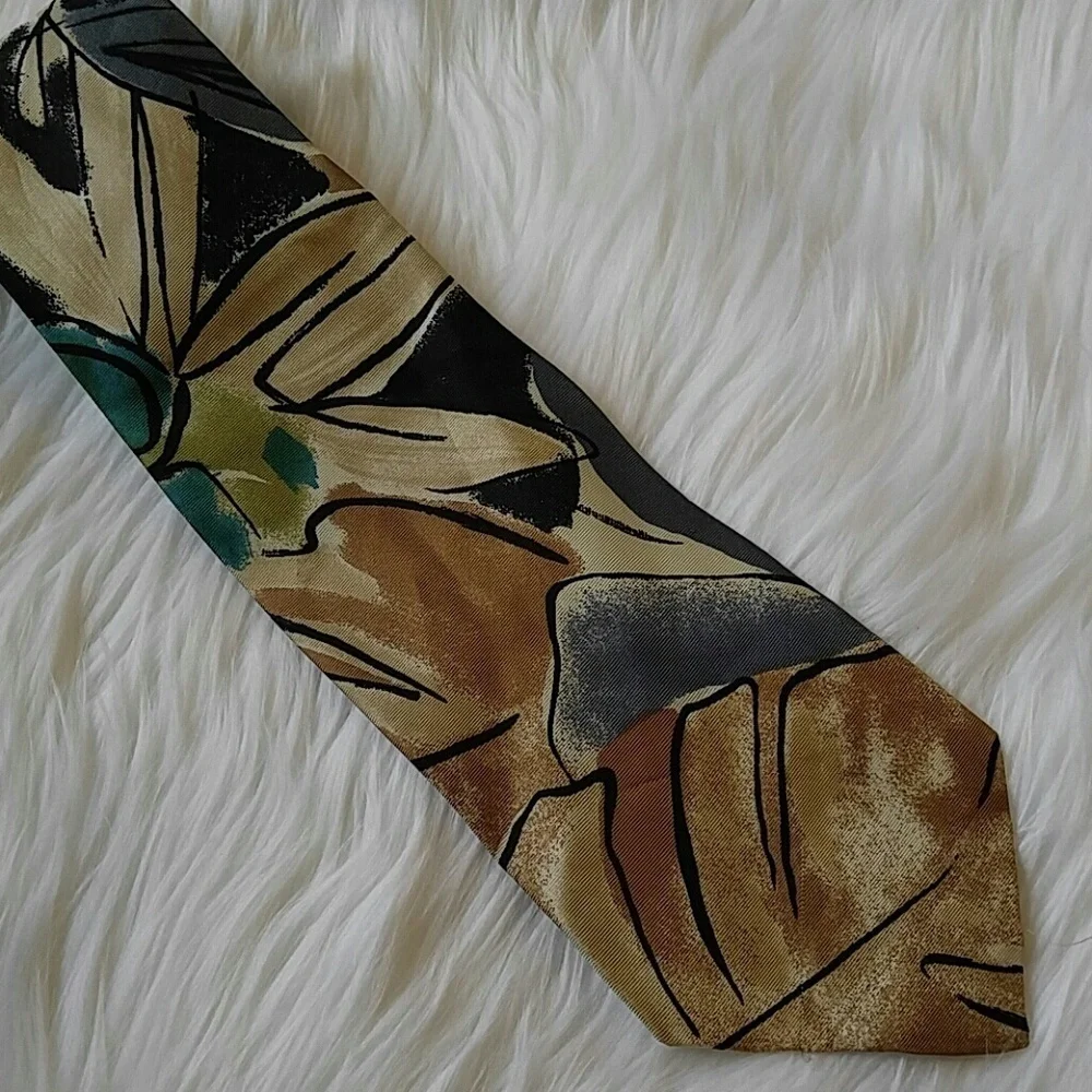 Enrico Guccini hand fashioned tie silk 58